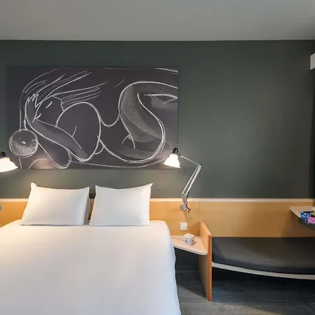 Отель Ibis Parkstadt Schwabing