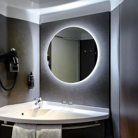 Ibis Parkstadt Schwabing Hotel 3*