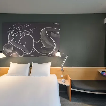 Отель Ibis Parkstadt Schwabing Мюнхен