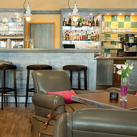 Отель Ibis Parkstadt Schwabing