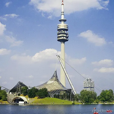 Ibis Parkstadt Schwabing Hotel 3*